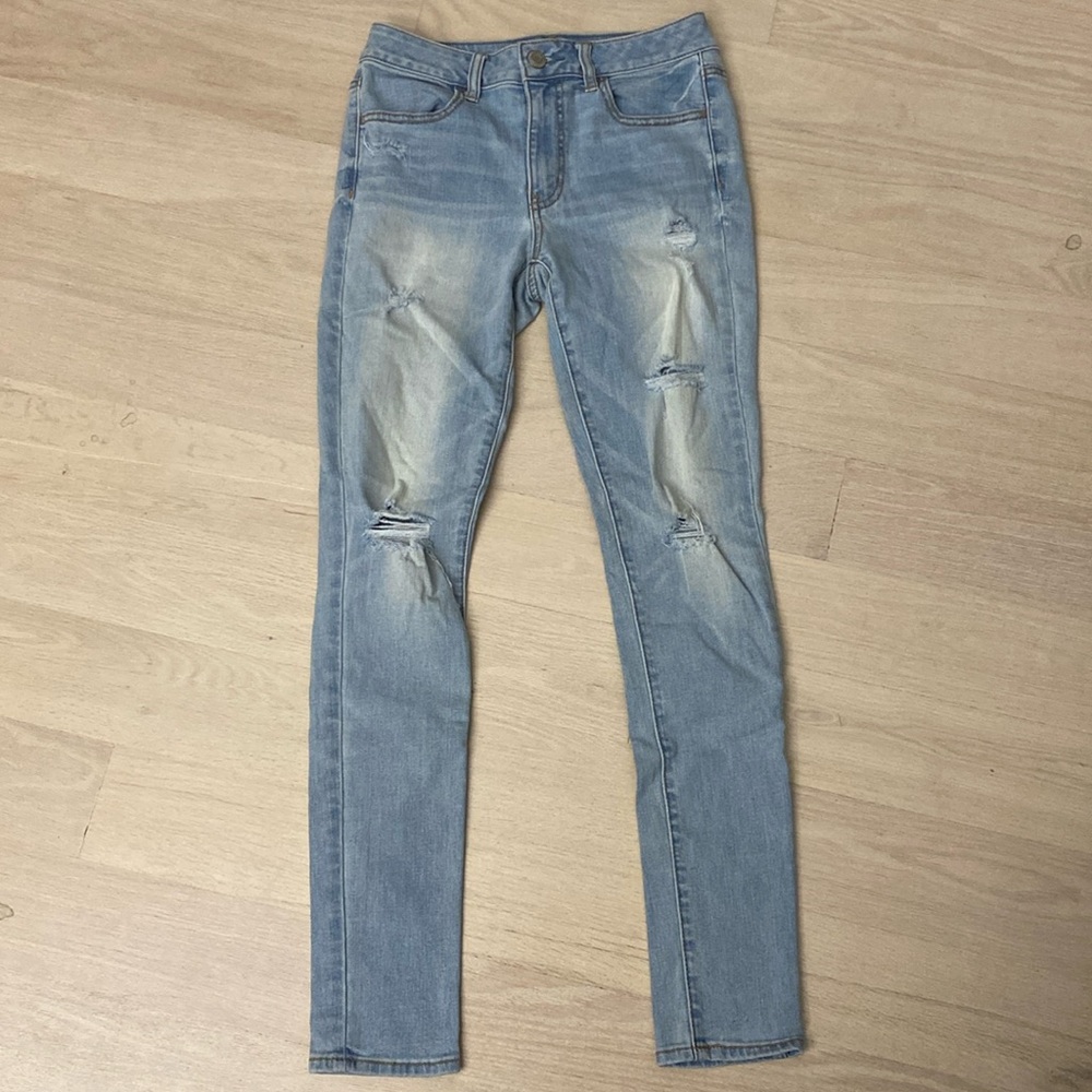 American Eagle Size 2 - Hi-Rise Jegging Regular - Blue Ripped Jeans